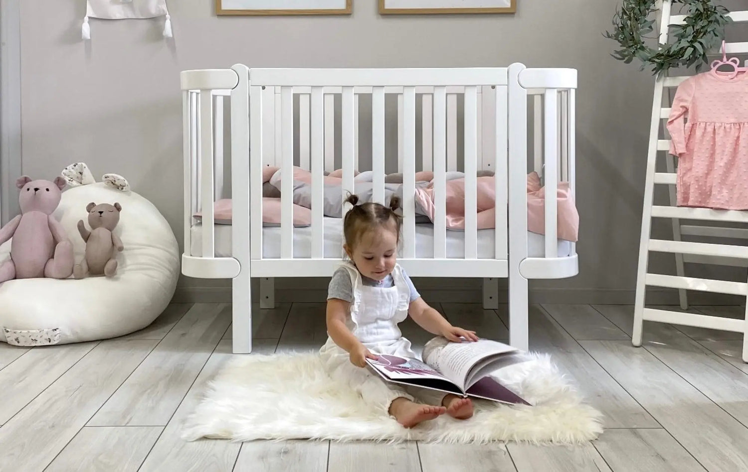 Kollektion der Veres Babybetten für Neugeborene, stilvolles und sicheres Design für das Kinderzimmer