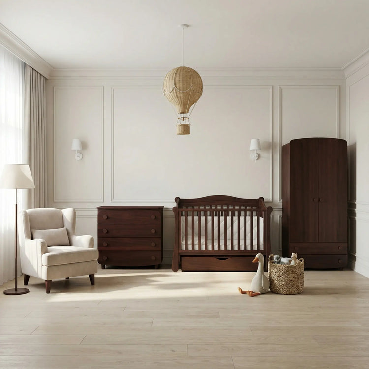 Veres Klassik Kollektion: Elegante und zeitlose Babyzimmermöbel mit klassischen Designs, sanften neutralen Farben und hochwertiger Verarbeitung